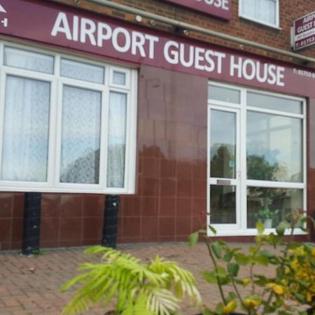 Airport Guest House Слау Екстериор снимка