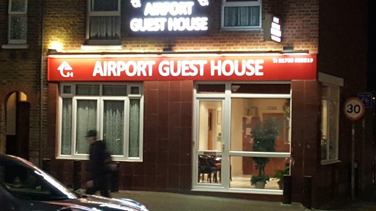 Airport Guest House Слау Екстериор снимка
